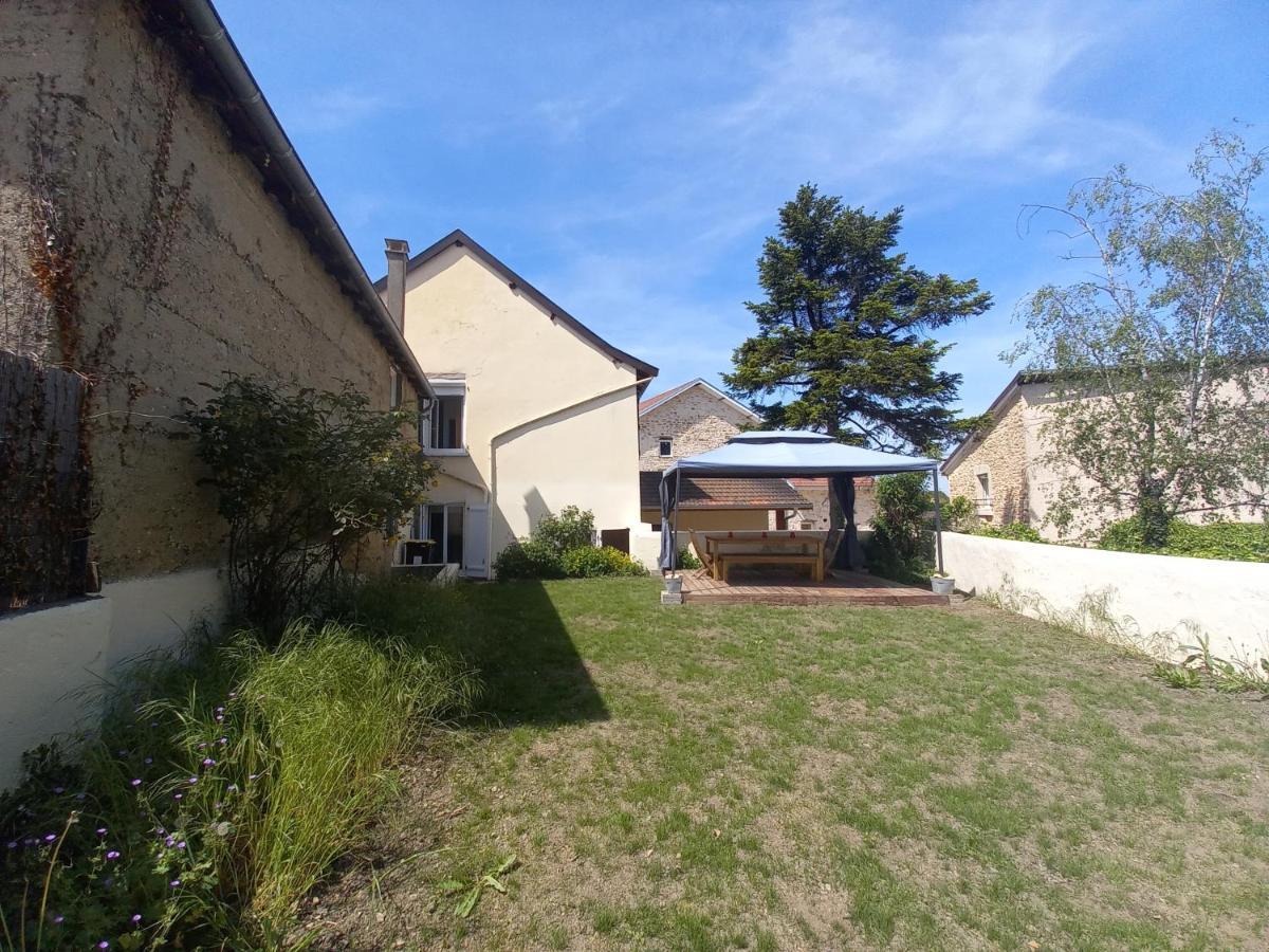Gite Des Pleiades Villemoirieu Exterior photo