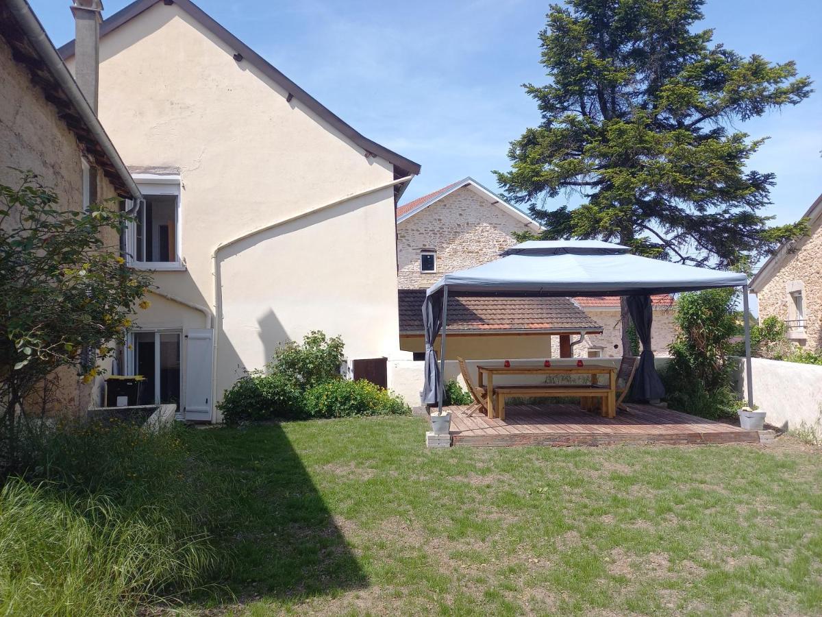 Gite Des Pleiades Villemoirieu Exterior photo